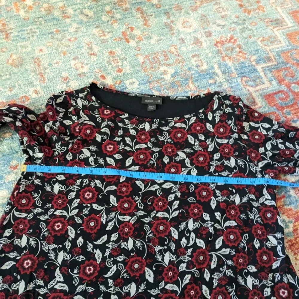 J.Jill Wearever Collection Small Petite Velvet Trimmed Floral Top Black Red 95